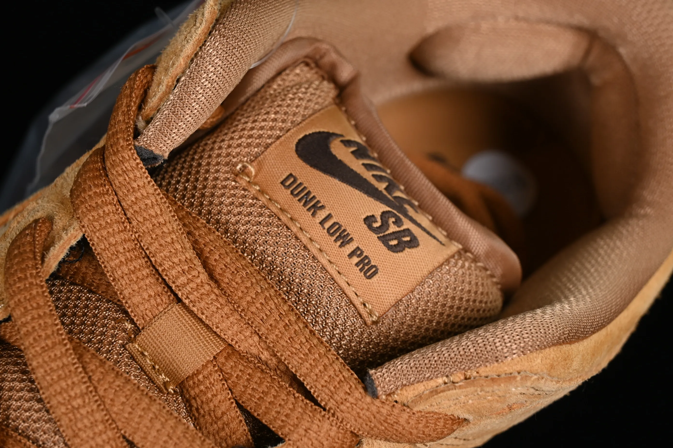 All Categories Nk SB Dunk Series Nk SB Dunk Low Low-top sneakers Nk SB Dunk Low Pro Wheat color Falling yellow low-top sports skateboard shoes BQ6817-204